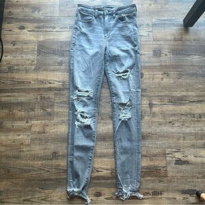 American Eagle Womens Gray Super High Rise Jegging Jeans Distressed Size 6 Long